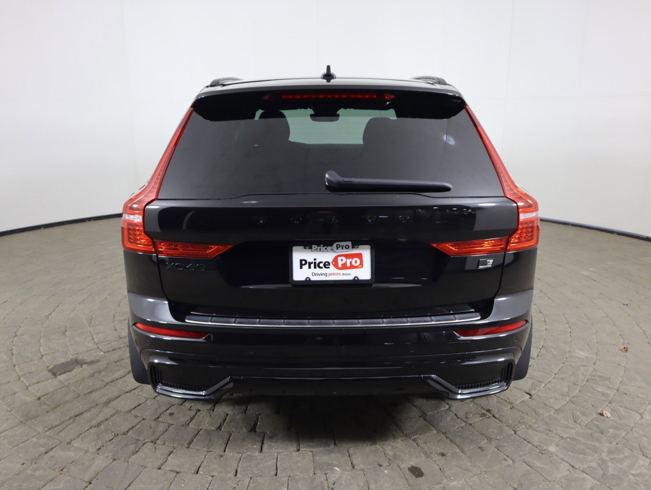 Used 2024 Volvo XC60 T8 Ultimate image 7