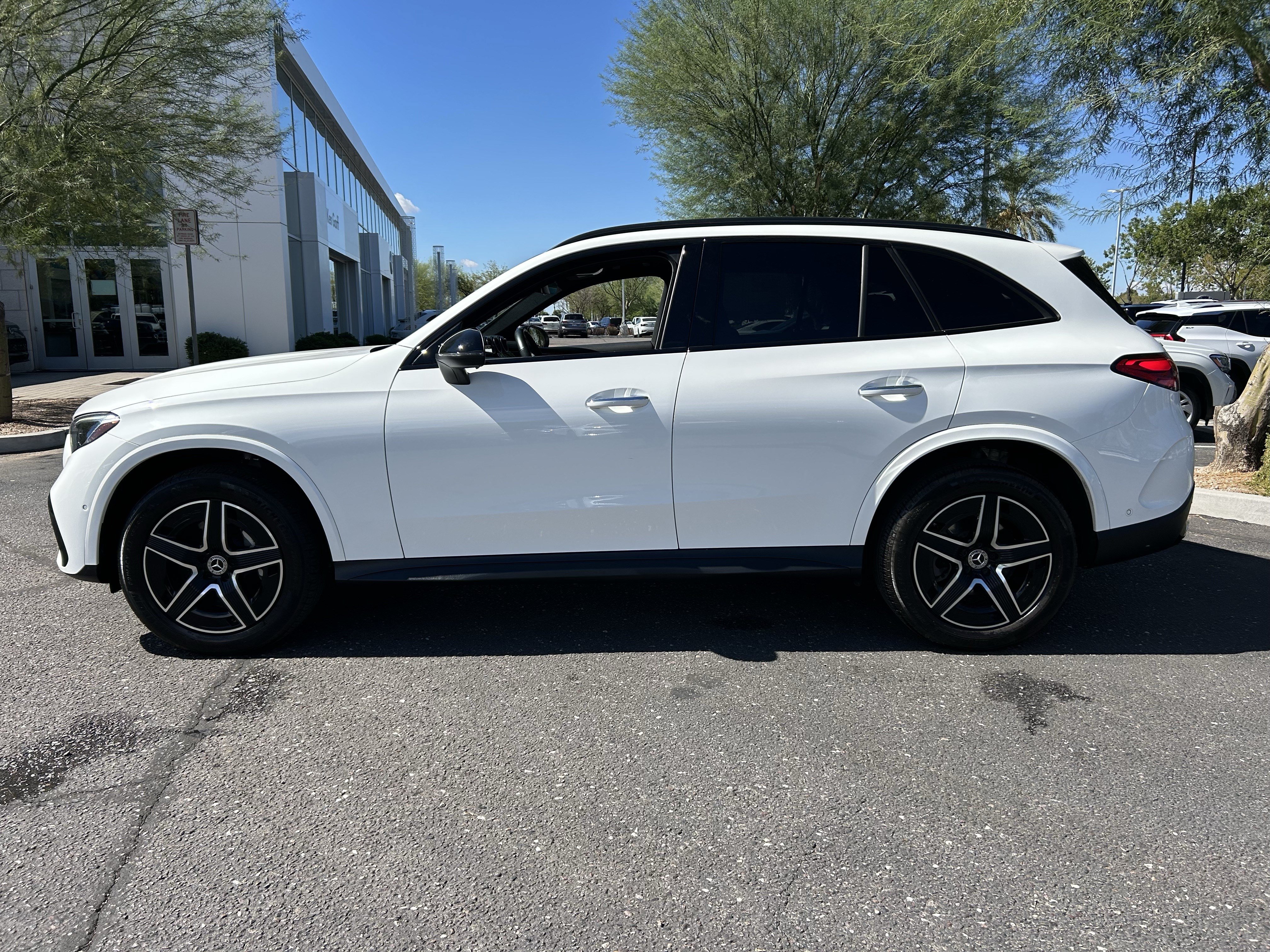 Used 2025 Mercedes-Benz GLC 300 image 2