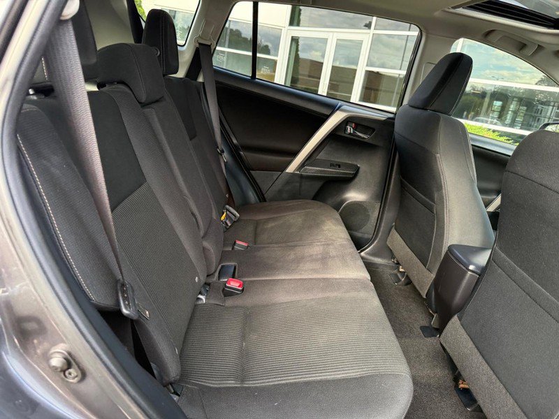 Used 2015 Toyota RAV4 XLE AWD/4WD image 12