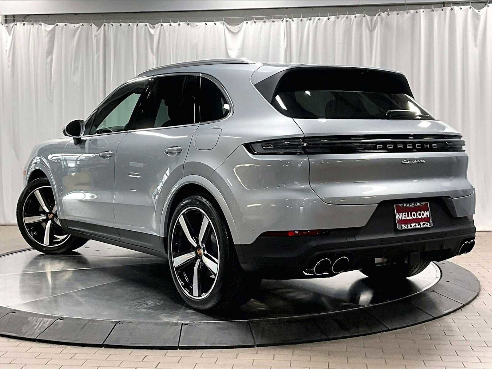 New 2026 Porsche Cayenne E-Hybrid image 3