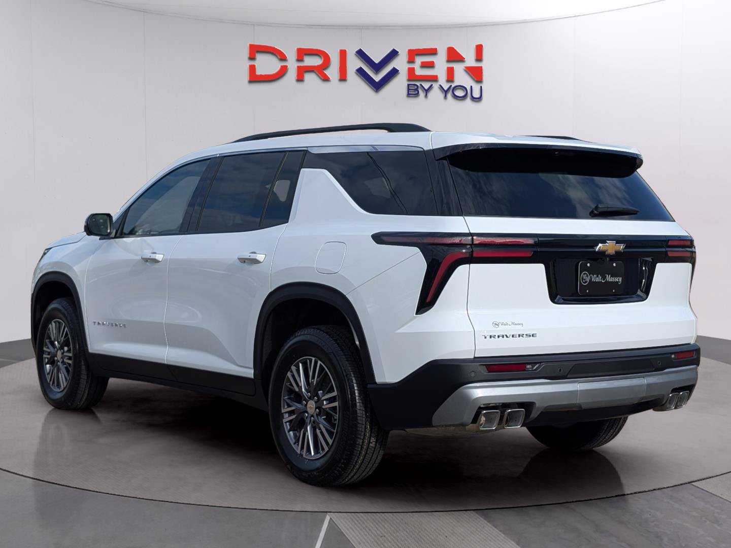 New 2026 Chevrolet Traverse LT w/ Driver Confidence Package FWD image 3