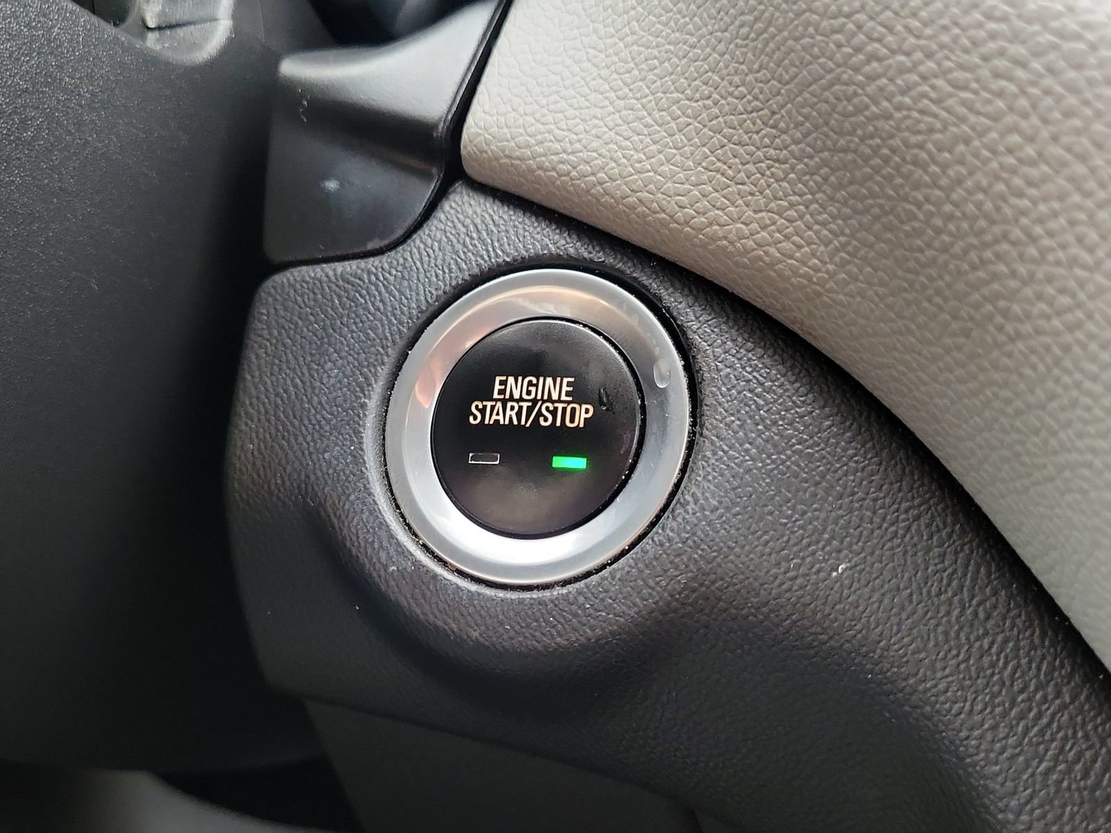 Used 2020 Chevrolet Equinox LT FWD image 24