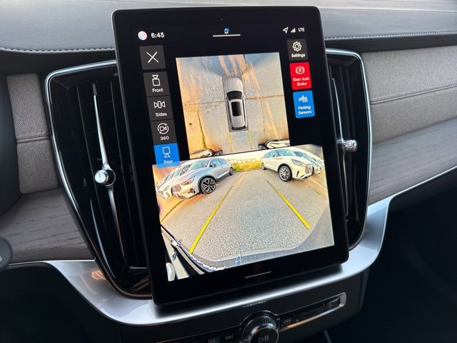 New 2026 Volvo XC90 B6 Plus w/ Protection Package Premier image 16