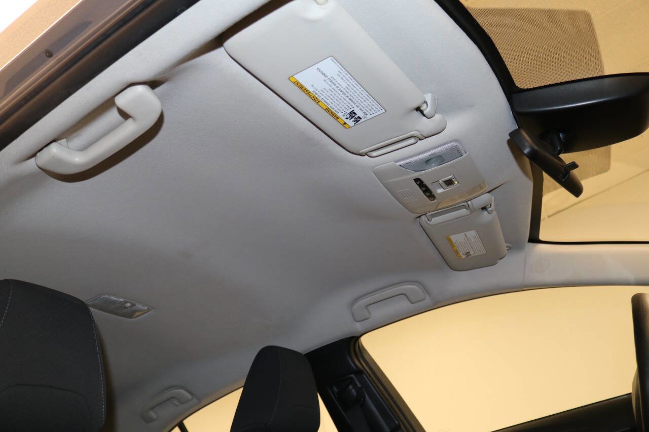 Used 2022 Toyota Corolla LE image 68