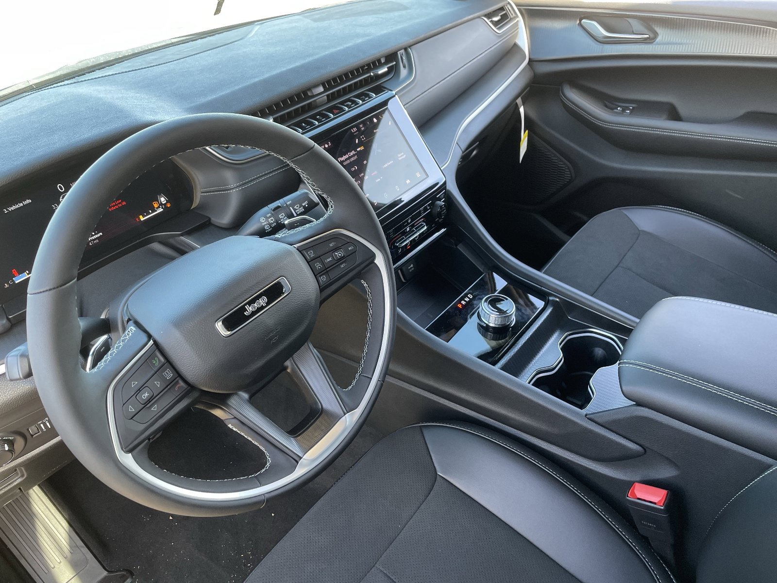 New 2025 Jeep Grand Cherokee L Altitude AWD/4WD image 15