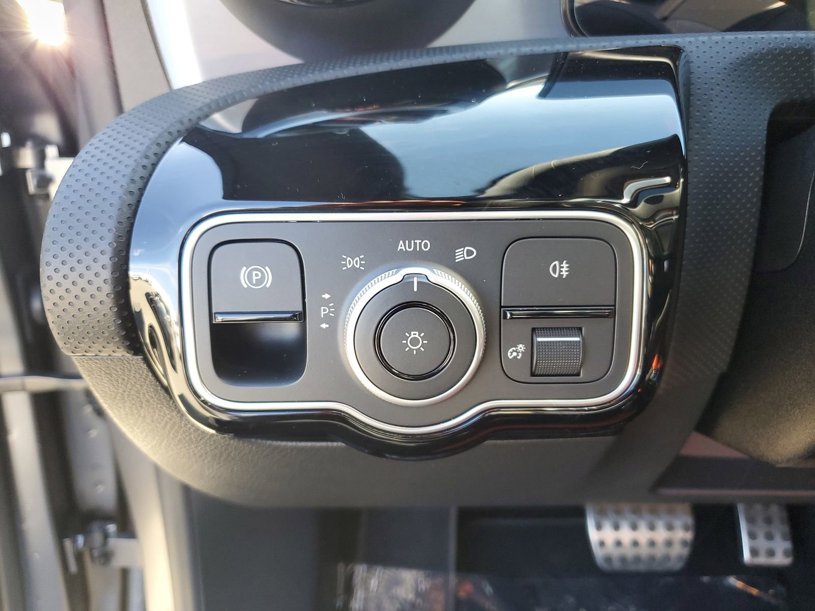 Used 2025 Mercedes-Benz CLA 35 AMG 4MATIC image 24