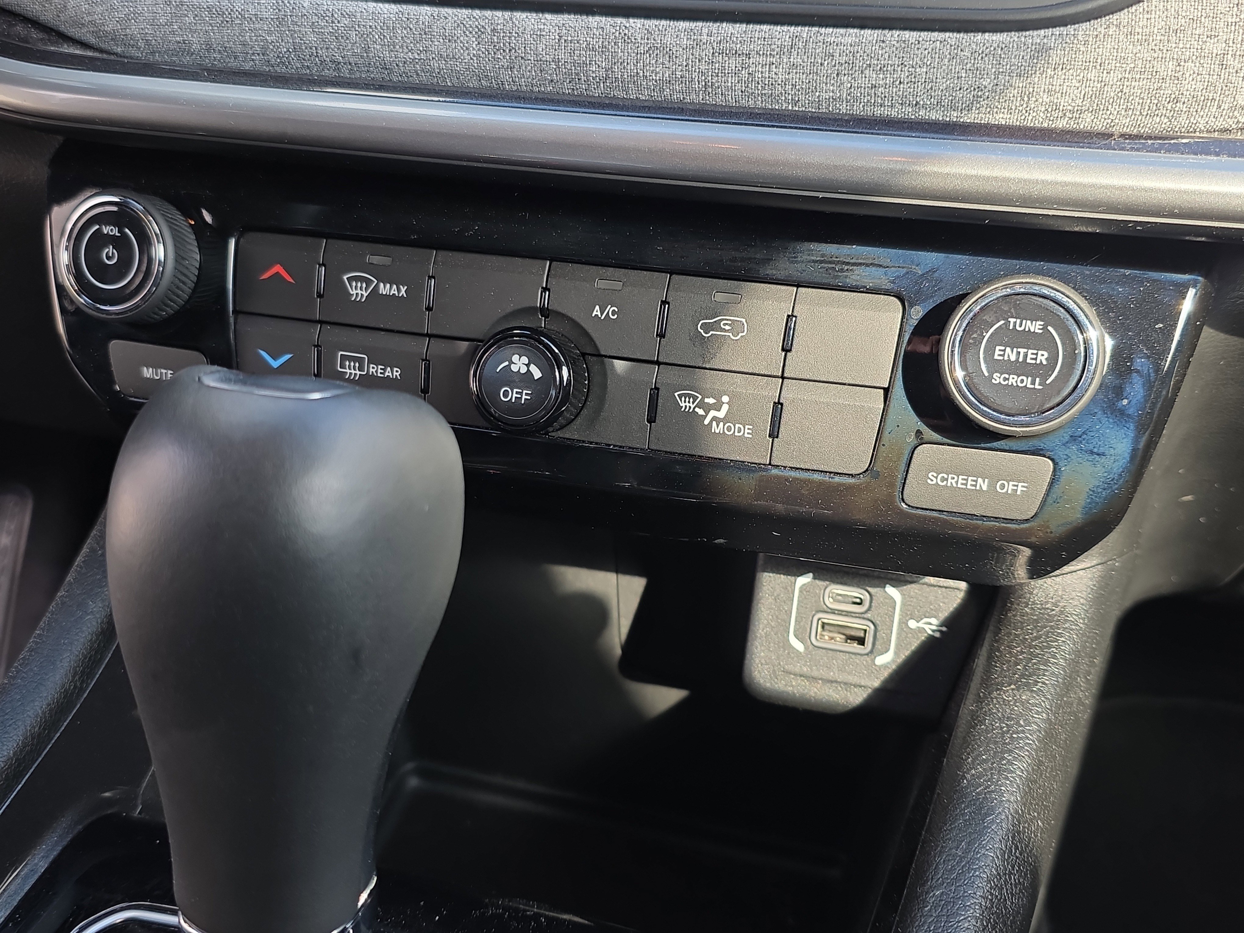 Used 2022 Jeep Compass Latitude image 25