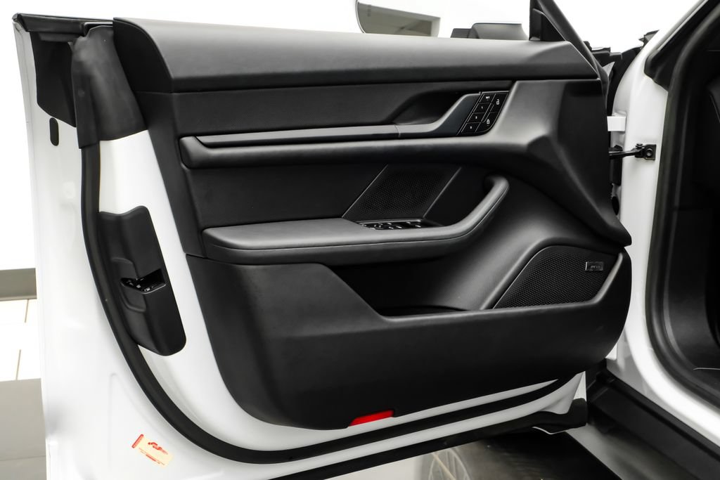 Used 2023 Porsche Taycan RWD image 38