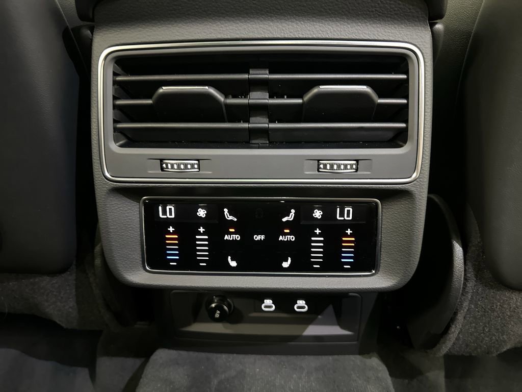 Used 2025 Audi Q7 3.0T Premium Plus image 36