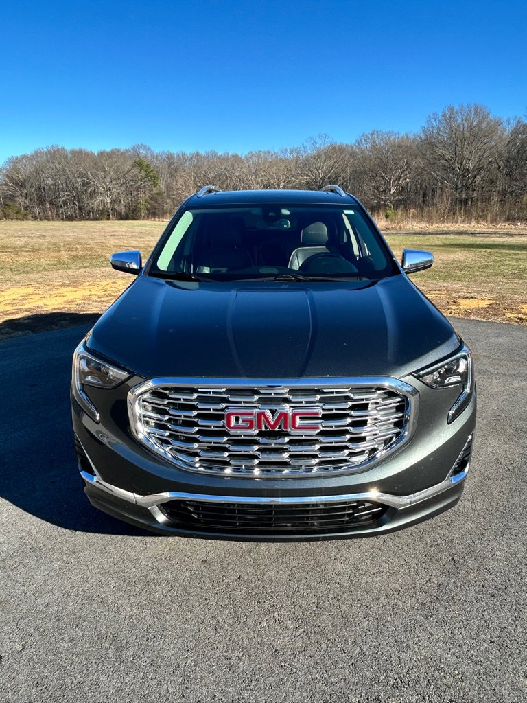 Used 2019 GMC Terrain Denali w/ Driver Alert Package II image 2