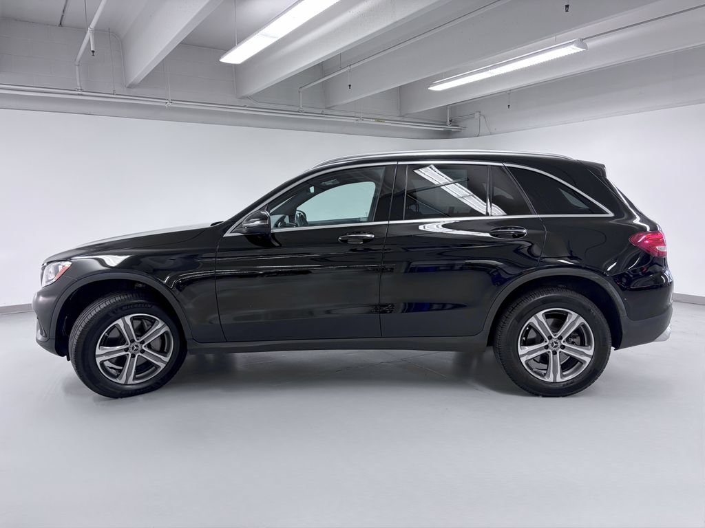Used 2018 Mercedes-Benz GLC 300 4MATIC image 4