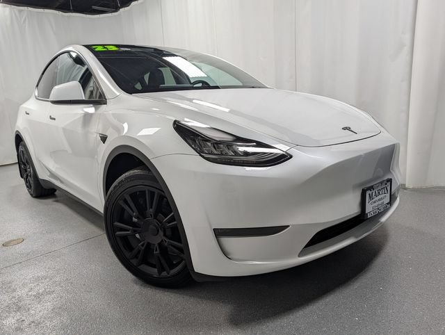 Used 2023 Tesla Model Y Long Range AWD/4WD image 2