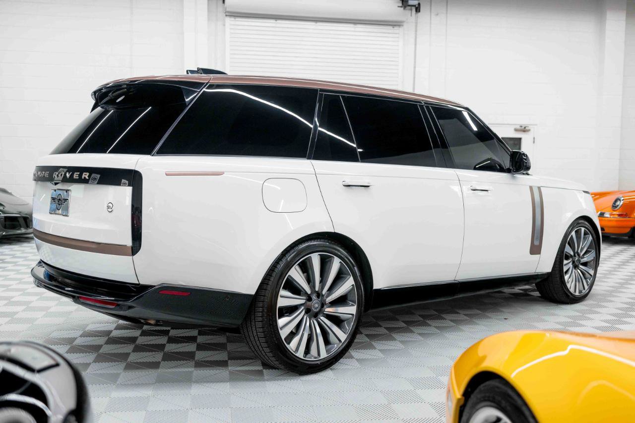 Used 2024 Land Rover Range Rover SV AWD/4WD image 8