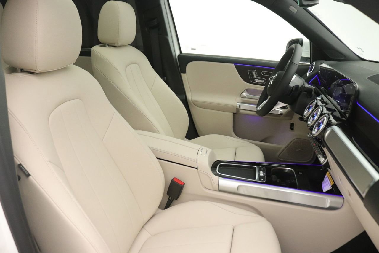 New 2026 Mercedes-Benz GLB 250 4MATIC image 9