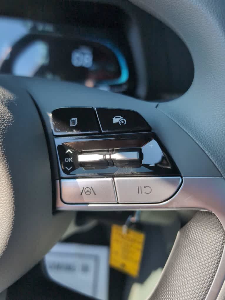 New 2026 Hyundai Elantra SE FWD image 31