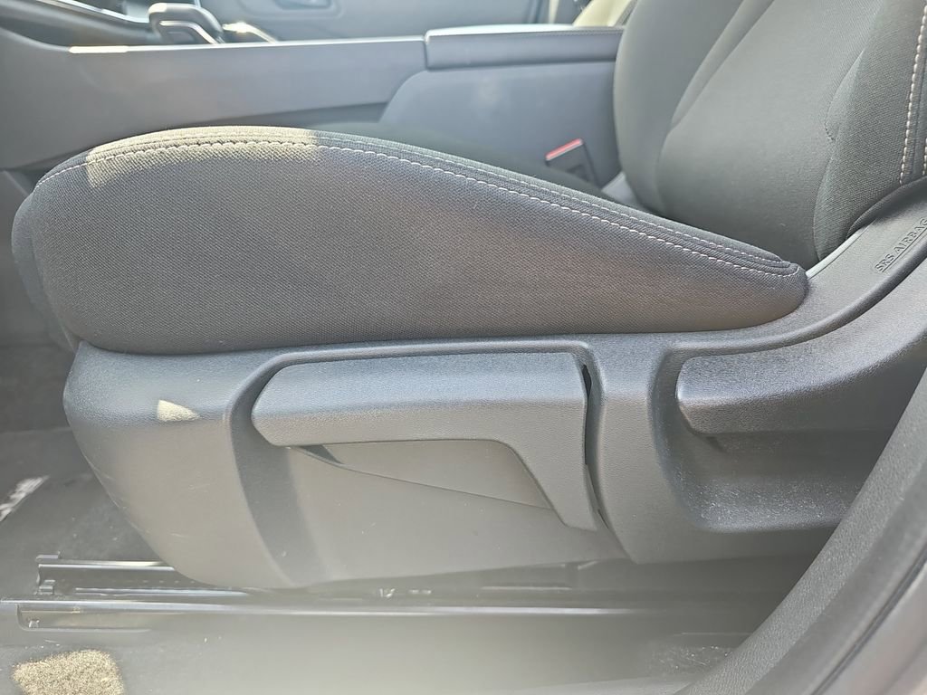 Used 2023 Nissan Rogue S AWD/4WD image 13