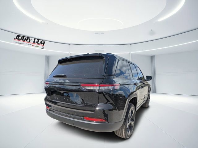 New 2025 Jeep Grand Cherokee Altitude image 3