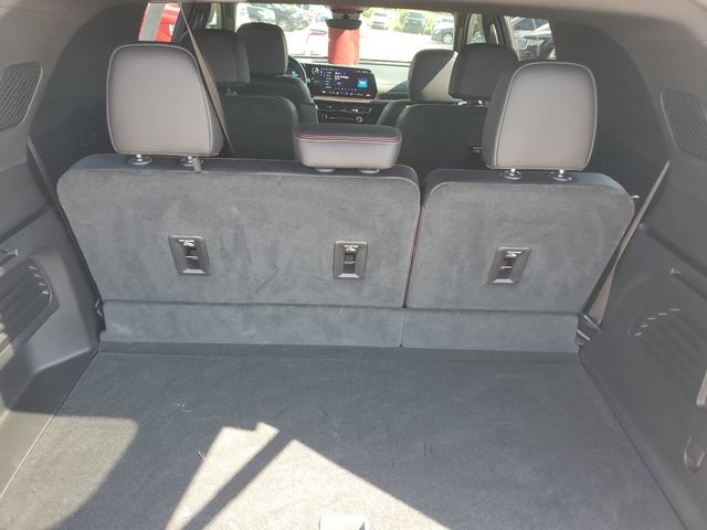 Used 2025 Chevrolet Traverse RS w/ LPO, Floor Liner Package AWD/4WD image 7