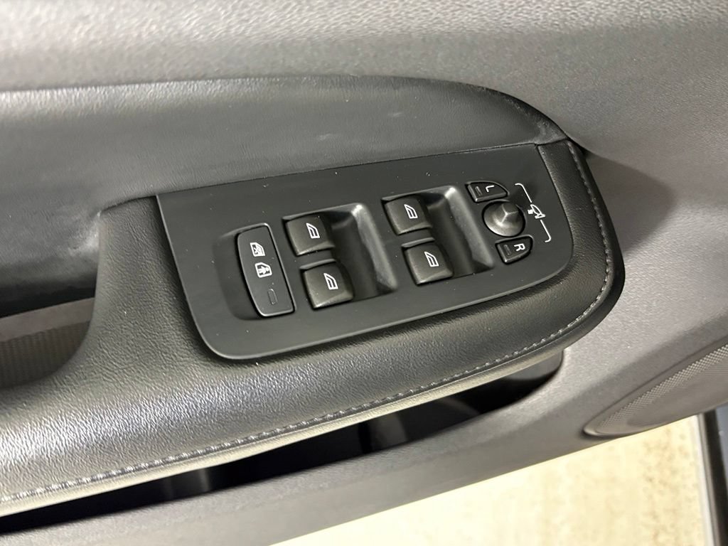 Used 2024 Volvo S60 B5 Plus AWD/4WD image 13