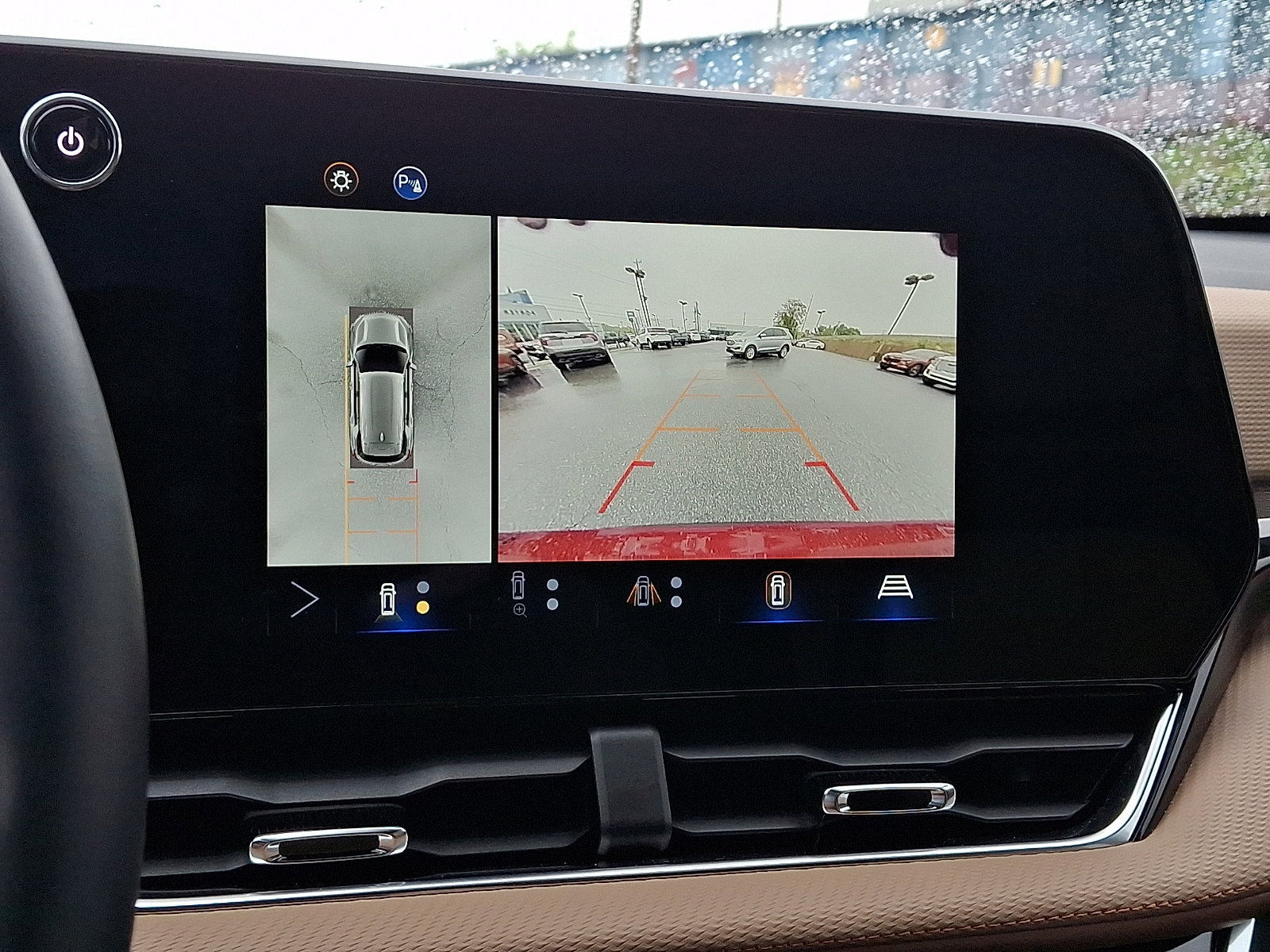 Used 2025 Chevrolet Equinox ACTIV w/ Safety and Technology Package FWD image 18