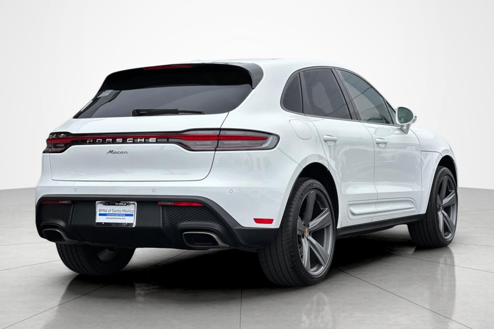 Used 2023 Porsche Macan AWD/4WD image 5