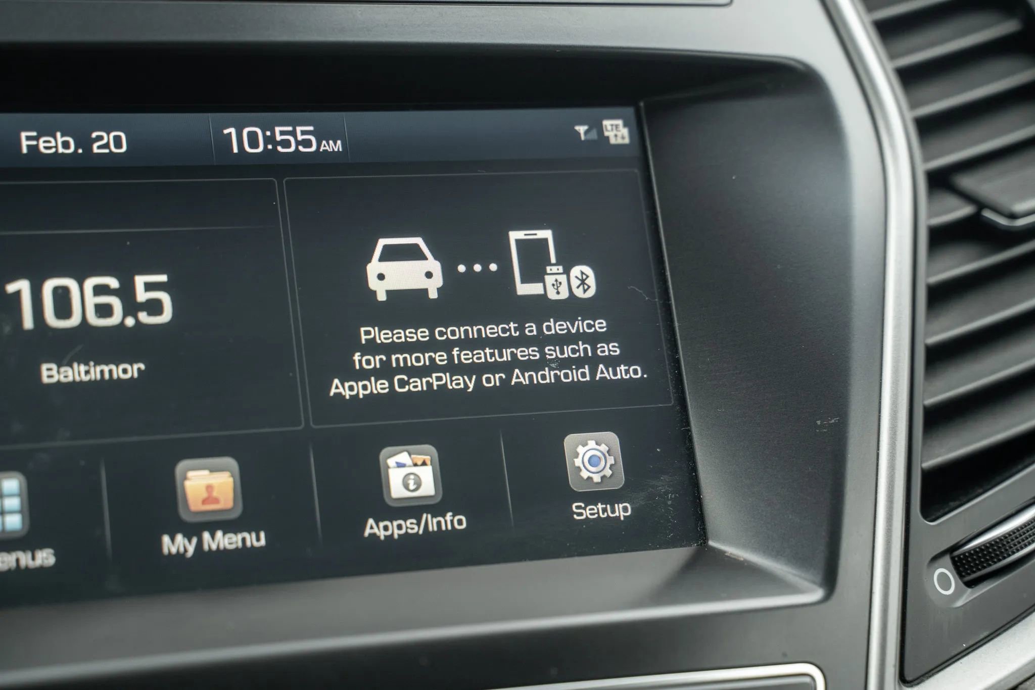 Used 2017 Hyundai Santa Fe SE image 18