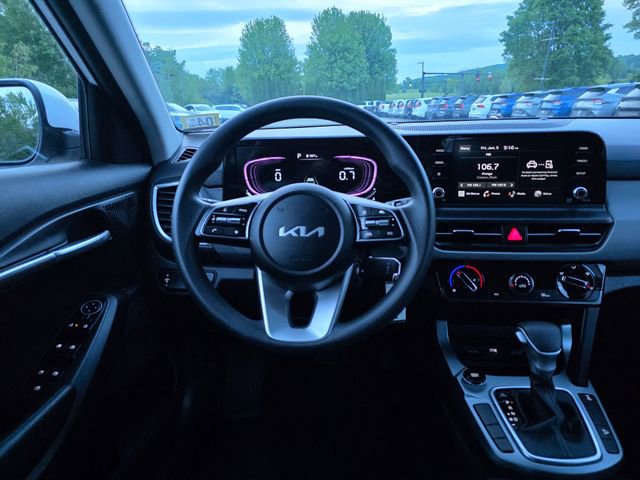 Certified 2025 Kia Seltos LX AWD/4WD image 19