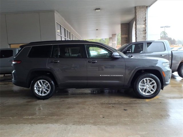 New 2025 Jeep Grand Cherokee L Laredo image 2
