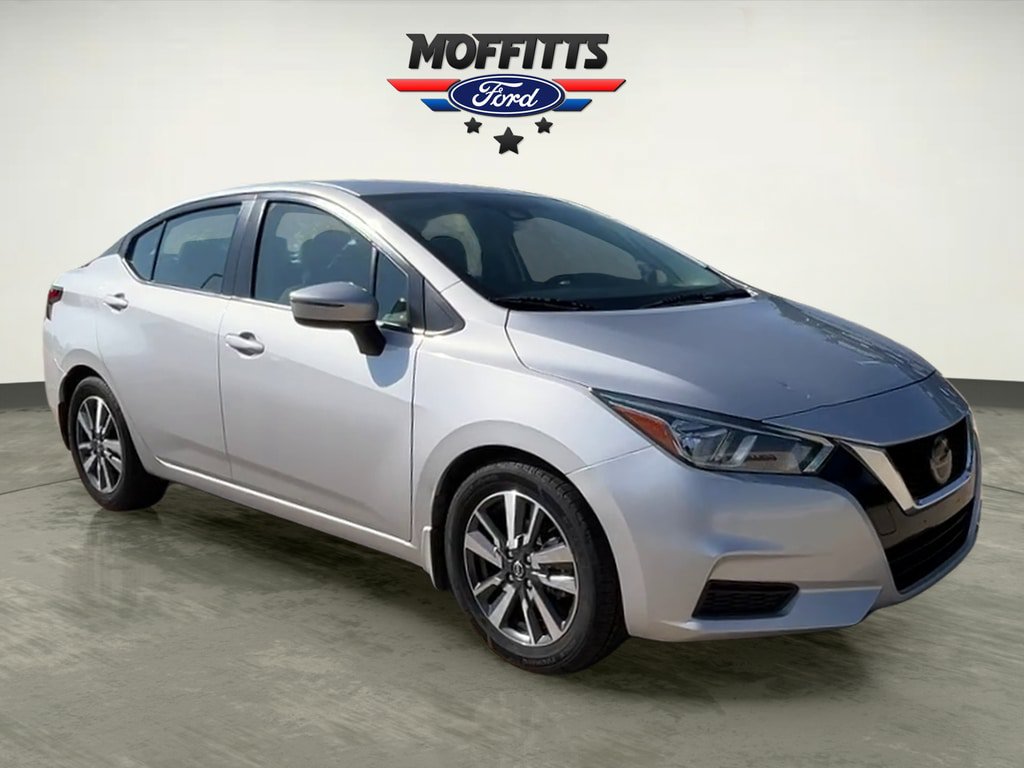 Used 2020 Nissan Versa SV FWD image 7