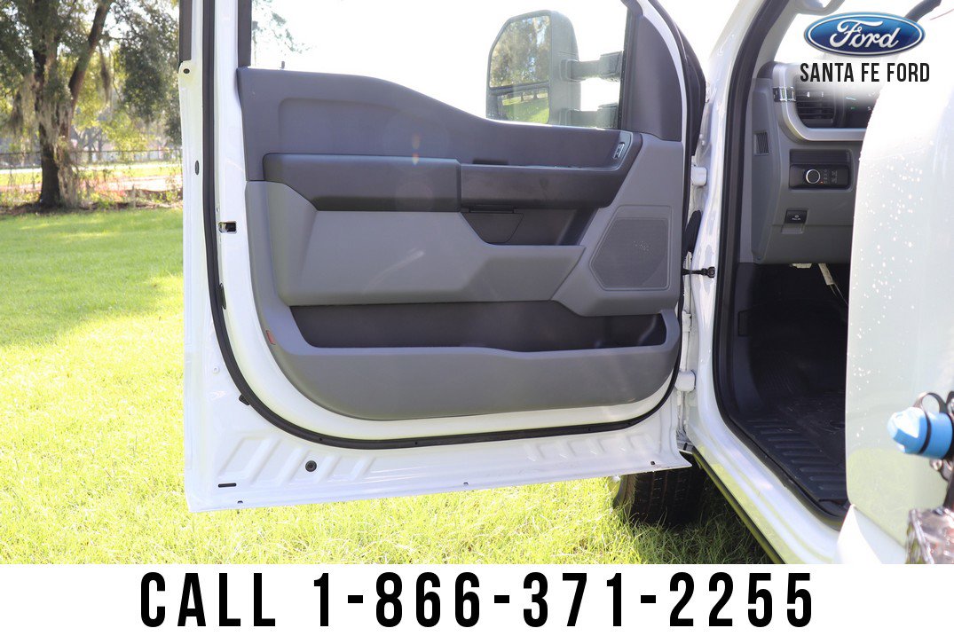 New 2023 Ford F350 XL image 18