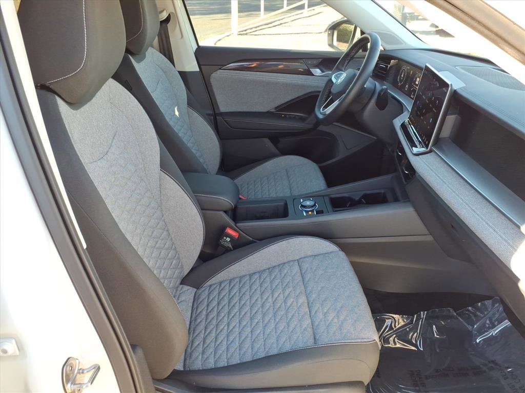 Certified 2025 Volkswagen Tiguan S image 10