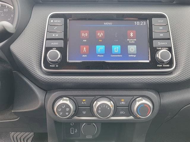 New 2025 Nissan Kicks Play S FWD image 7
