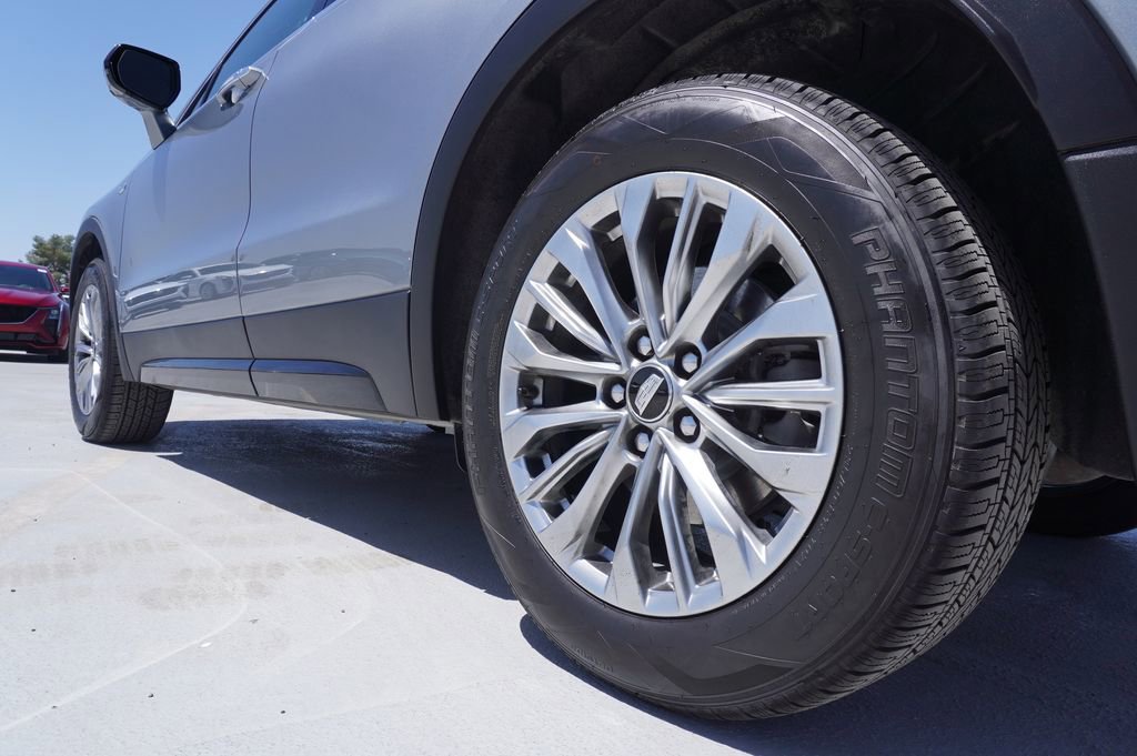 Used 2025 Cadillac XT4 Premium Luxury FWD image 6