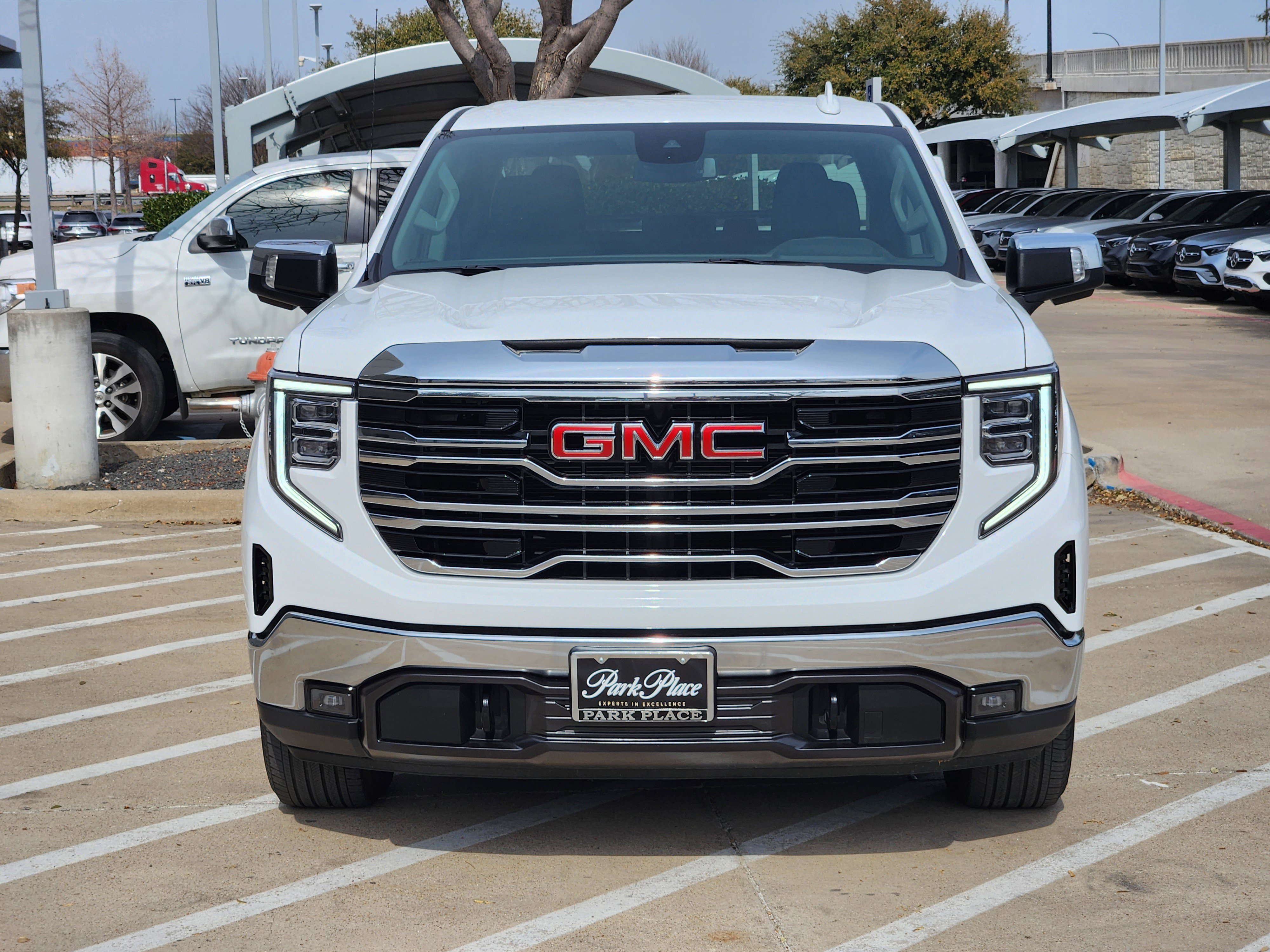 Used 2025 GMC Sierra 1500 SLT image 5