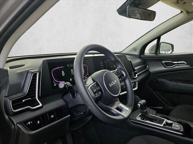 Used 2025 Kia Sportage LX image 9