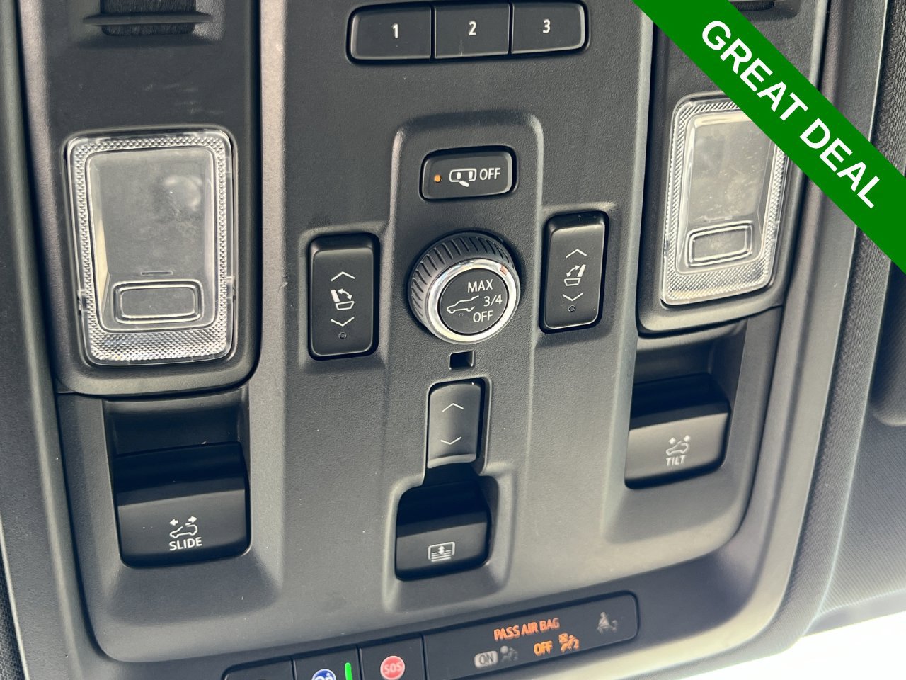 Used 2024 Chevrolet Tahoe Premier AWD/4WD image 23