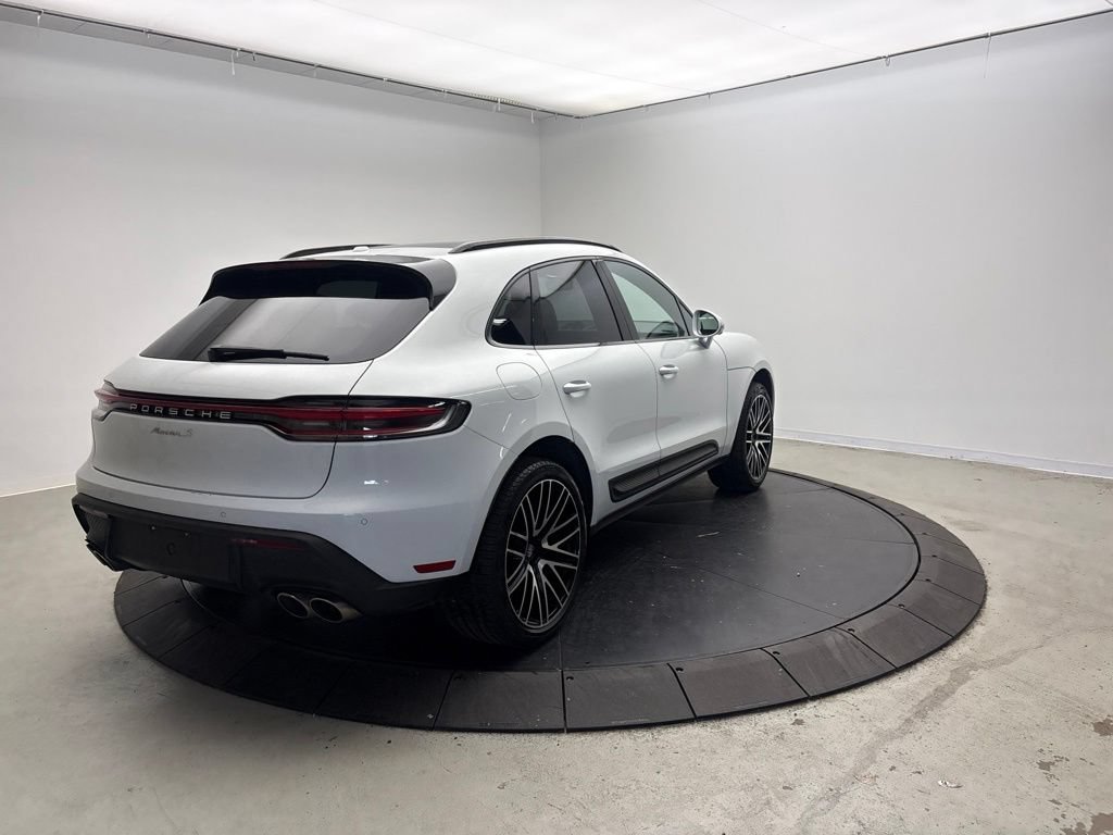 Certified 2024 Porsche Macan S AWD/4WD image 7