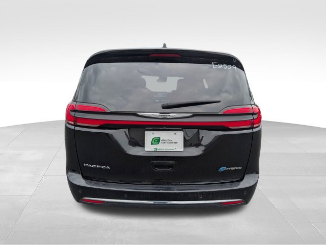 Used 2024 Chrysler Pacifica Limited FWD image 6