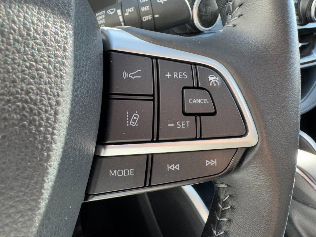 Certified 2023 Toyota Highlander AWD image 18