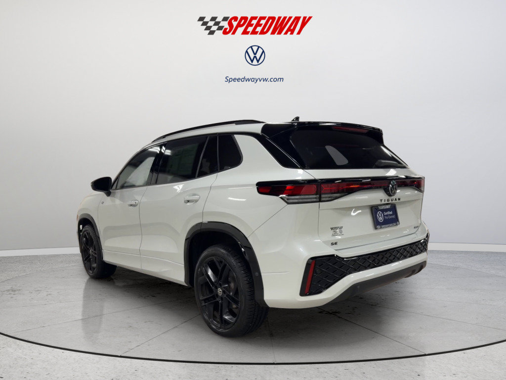 Certified 2025 Volkswagen Tiguan SE R-Line AWD/4WD image 8