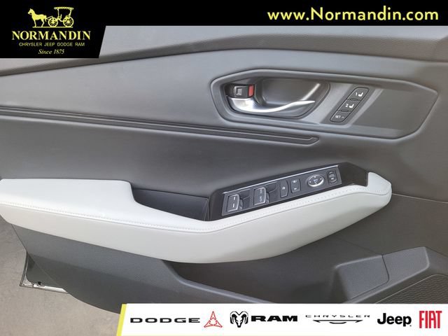 Used 2025 Honda Accord Touring image 14