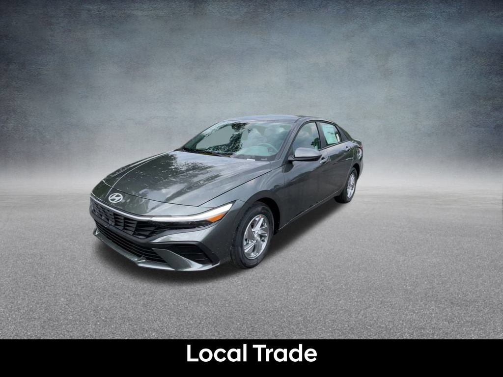 Used 2025 Hyundai Elantra SE FWD image 9