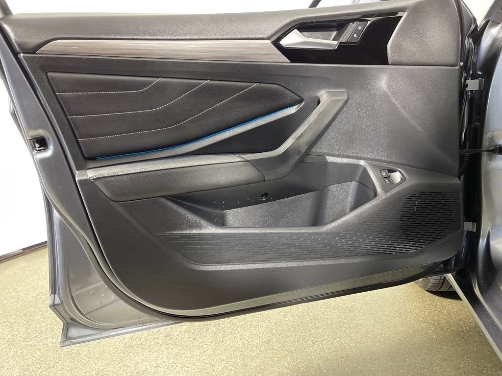 Used 2022 Volkswagen Jetta SEL image 17