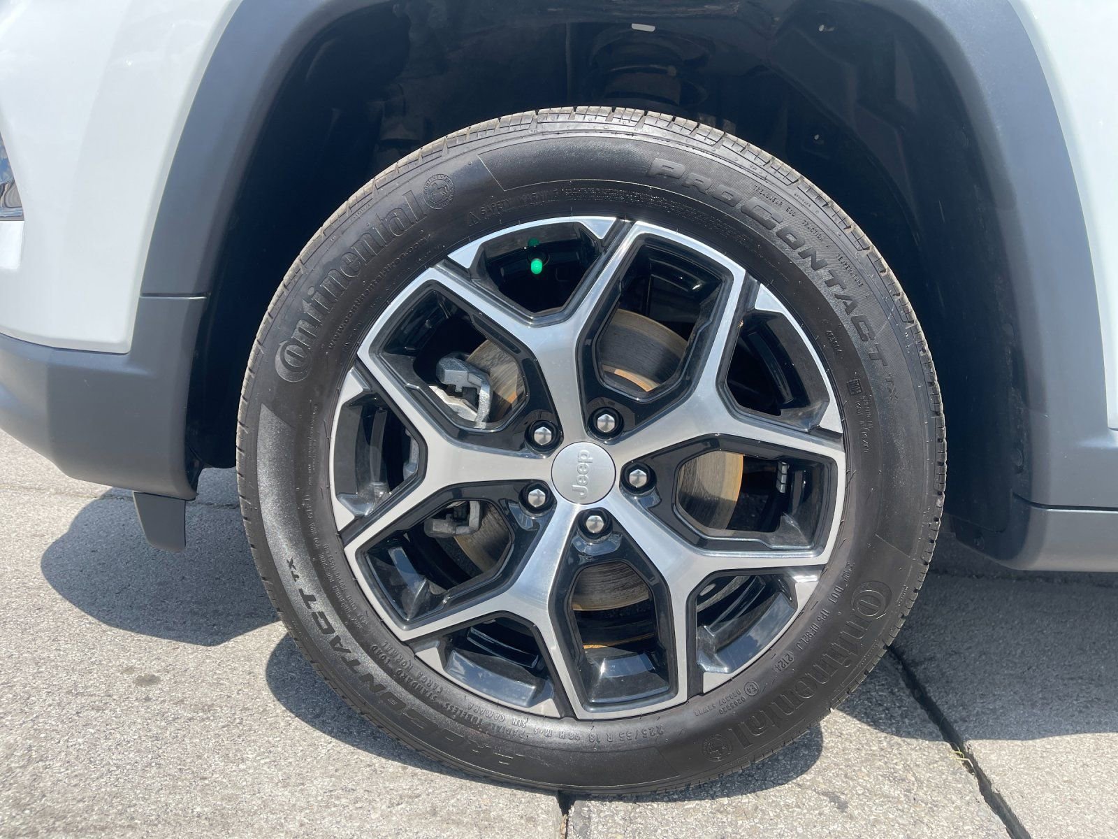 Used 2024 Jeep Compass Limited image 31