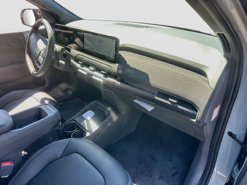 New 2027 Kia EV3 Wind FWD image 28