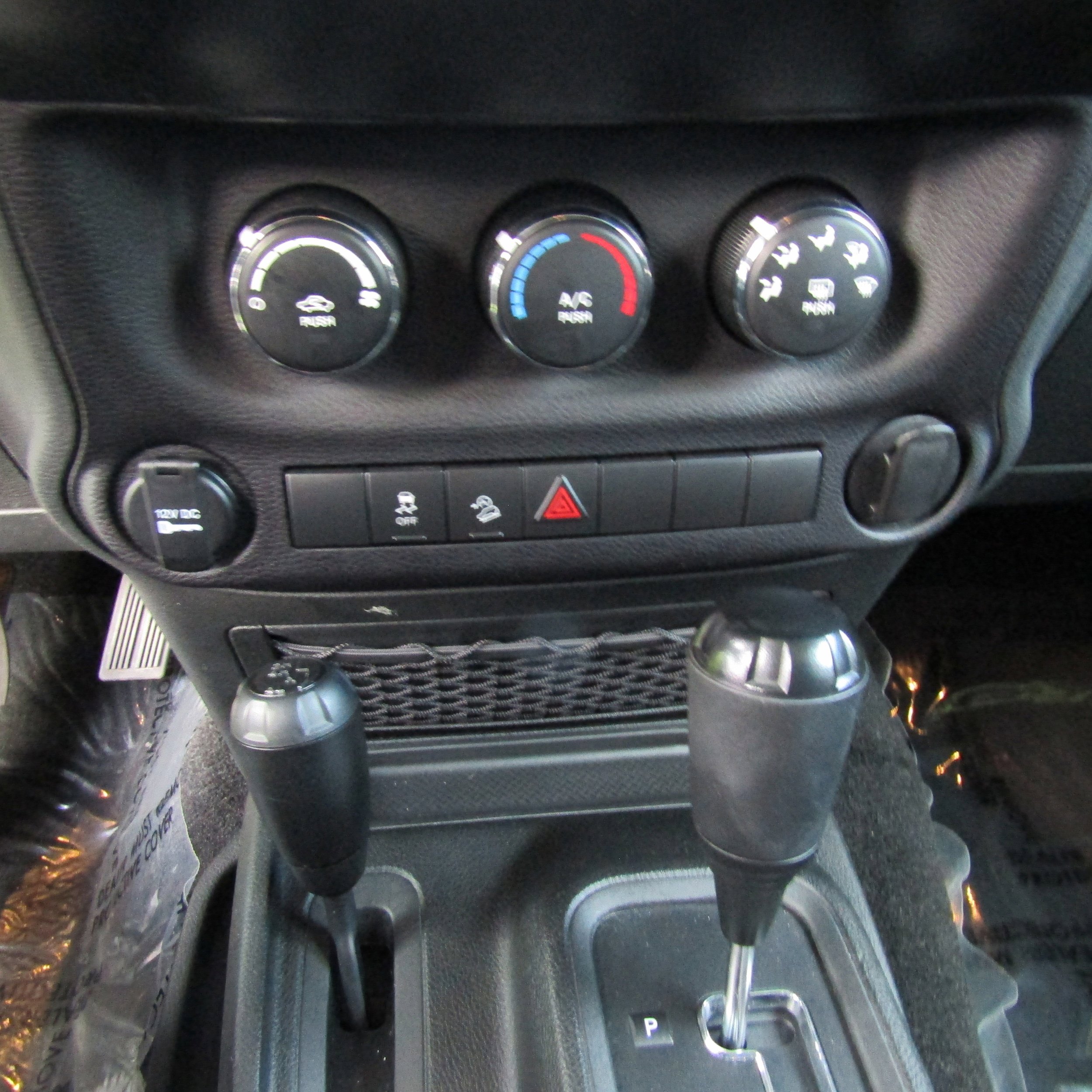 Used 2017 Jeep Wrangler Sport AWD/4WD image 13