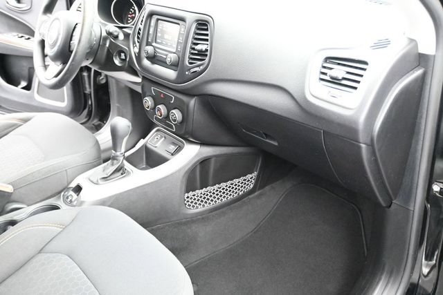Used 2018 Jeep Compass Sport FWD image 25