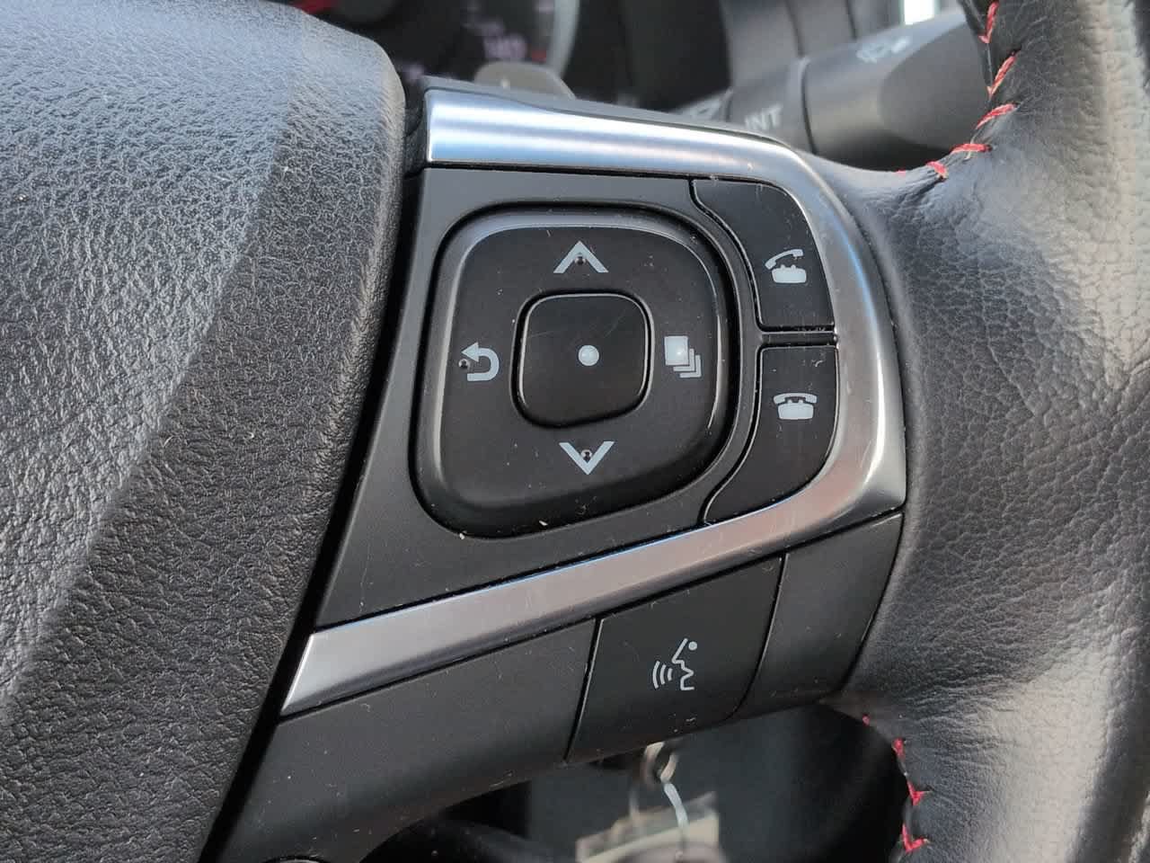 Used 2015 Toyota Camry XSE FWD image 24