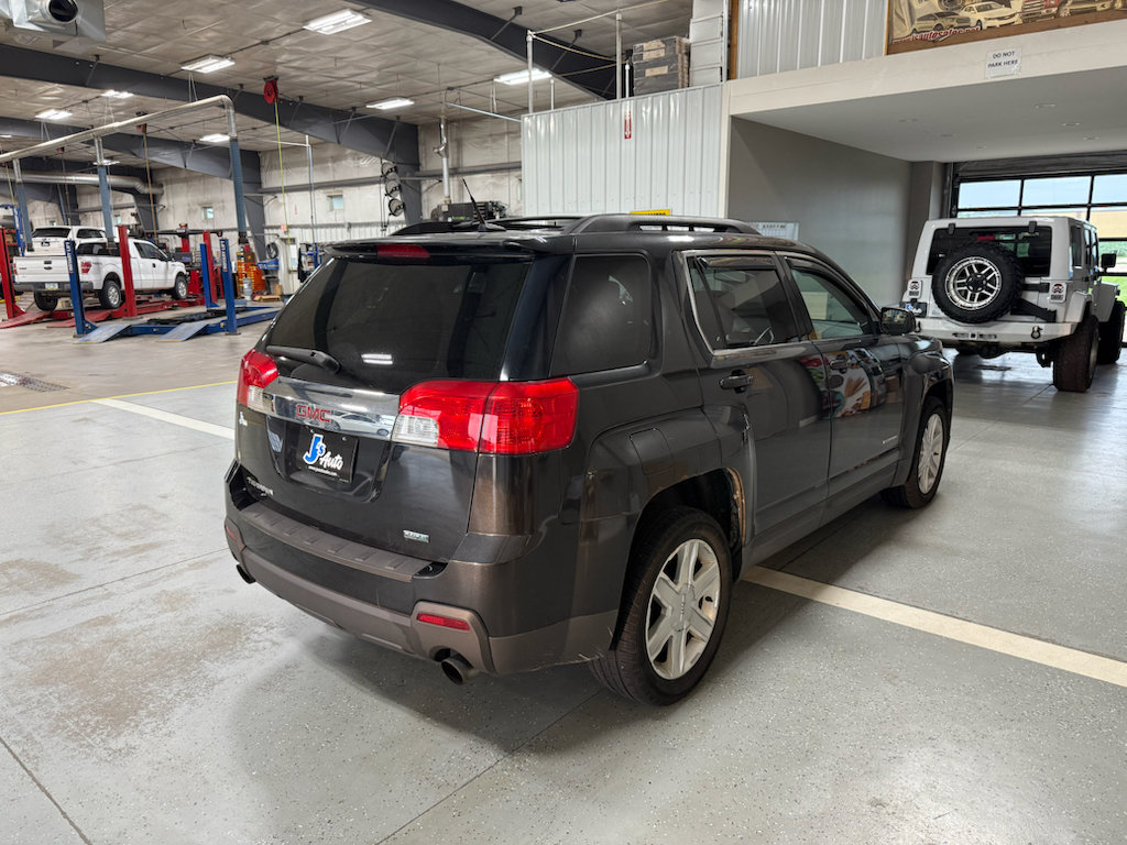 Used 2011 GMC Terrain SLT w/ Cargo Package FWD image 7