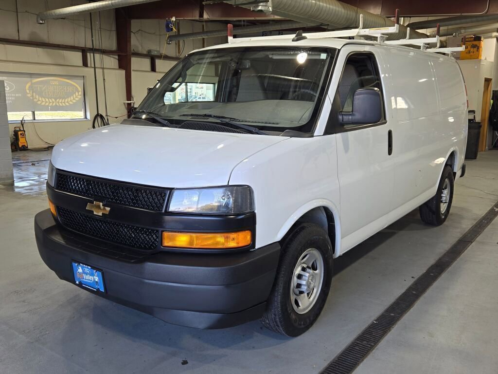 Used 2019 Chevrolet Express 3500 w/ Driver Convenience Package image 5